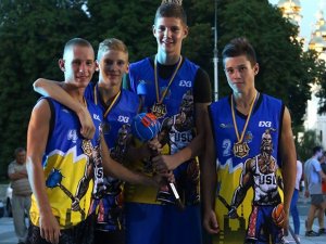 Полтавські тінейджери перемогли у Всеукраїнських змаганнях зі стрітболу