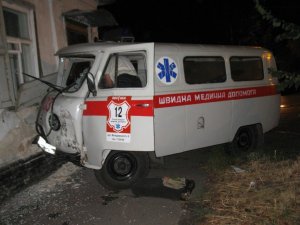 Фото: У Полтаві «швидка» з хворою потрапила у аварію