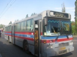 Фото: Салони автобусів “УМАК” щодня миють з хлоркою