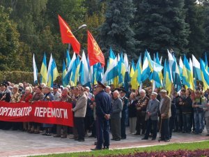 Фото: Полтавці віддали шану воїнам-визволителям