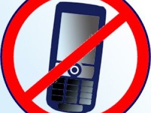 Фото: На виборах заборонять користуватися мобільними телефонами