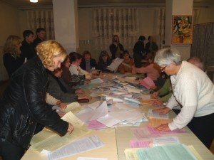 Фото: Партія Регіонів повідомила про нові дані паралельного підрахунку голосів