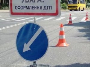 Фото: Під Полтавою невідомий на авто збив жінку