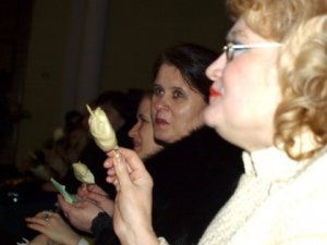 У Полтаві на честь Масляної глядачів годували варениками та випічкою прямо на концерті