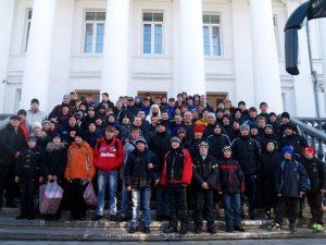 Фото: Олександр Мамай відправив дітей на матч Шахтар-Рома