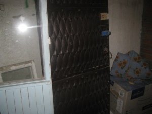 Фото: Я- Репортер. Мешканці будинку на Огнівці не дали спеціалістам полагодити ліфт