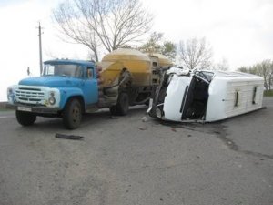 Фото: Троє пасажирів полтавської маршрутки постраждали від зіткнення із вантажівкою