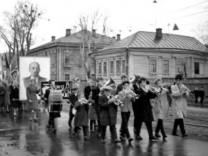 Фото: Перше травня у Полтаві зустрінуть парадом