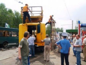 Стало відомо чому у Полтаві завалився стовп