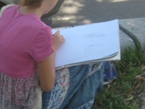 Фото: Полтавські студенти, які малюють в Корпусному парку, за  три тижні створюють 56 робіт