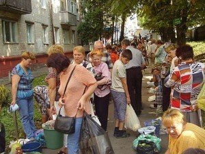 Фото: У Полтаві покупці стихійного ринку накинулись на інспектора ветмедицини