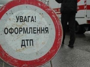 Фото: На трасі під Полтавою перекинулось авто