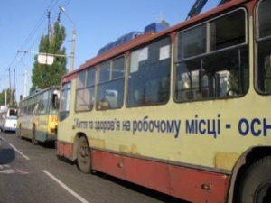 У Полтаві один з тролейбусів перетворять на бібліотеку