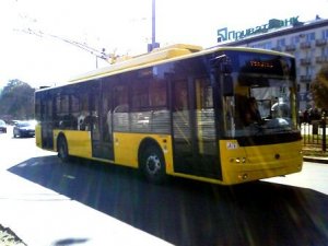 У Полтаві випробовують новий тролейбус
