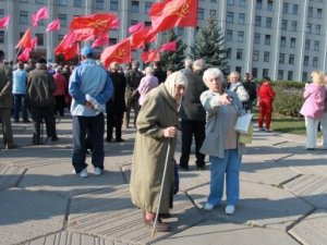 У Полтаві афганці, чорнобильці та діти війни мітингують під облдержадміністрацією