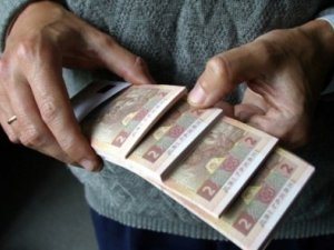 Нардепы отказались повышать украинцам минимальную зарплату