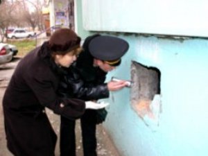 У Полтаві працівники МНС та ЖЕО шукали безхатьків у підвалах багатоповерхівок