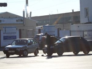 Фото: ДТП у Полтаві: на Маршла Бірюзова зіткнулося два легковика