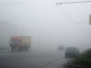 Фото: Полтавські водії під час туману стали обережніші на дорогах