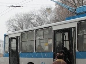 Фото: У Полтаві «змагалися» тролейбуси
