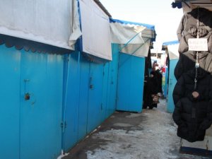 Фото: Через морози ринок в Полтаві працює за скороченим графіком