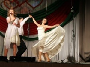 Зірки «Х-Фактору» та «Шансу» співали для полтавців у День святого Валентина