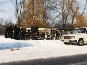 Під Полтавою перекинулась вантажівка: подробиці