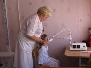 Фото: При гаймориті не грійте ніс, а після промивання не виходьте відразу на вулицю