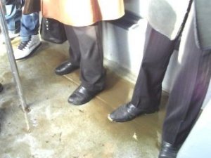 Фото: Я-Репортер. Полтавцям в громадському транспорті без гумових чобіт не обійтись