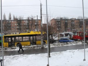 Фото: У Полтаві на Жовтневій затор через аварію