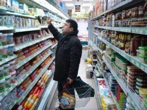 Тема тижня. Полтавці, купуючи продукти, можуть визначити у них заборонені харчові добавки