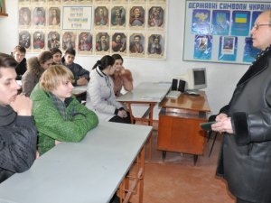 Фото: Учнів полтавського ліцею возили в слідчий ізолятор