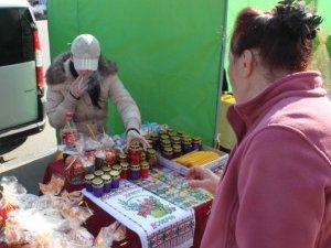 Пасхальний ярмарок в Полтаві проходить без ажіотажу (фото)