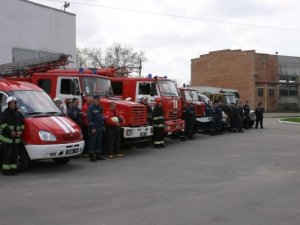 Фото: Полтавські рятувальники під час навчань ліквідовували наслідки вибуху (фото)