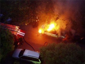 У Полтаві загорівся автомобіль пенсіонерки