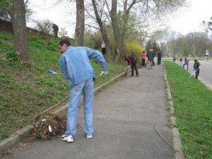 На вихідних з Полтави вивезли близько 45 вантажівок сміття