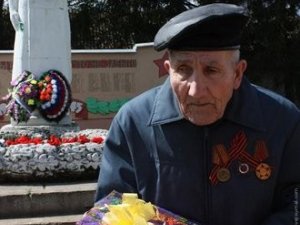Нове опитування: Якби Ви були президентом країни, що подарували б усім ветеранам до свята?
