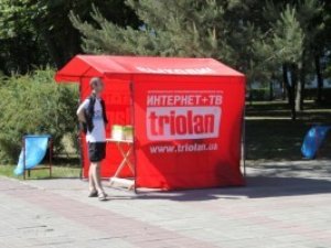 У Полтаві в центрі міста безкоштовно тестують на ВІЛ та міряють тиск