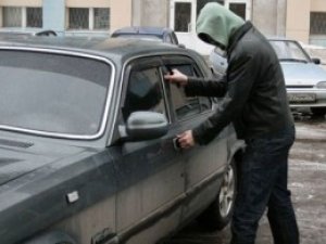 У Полтаві неповнолітній з товаришами обкрадали вітчизняні авто