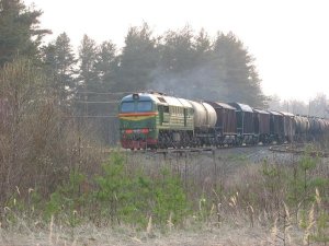 Чоловік під Полтавою дивом вижив від зіткнення з потягом