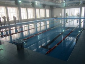 Фото: У Полтаві відкрився новий басейн (фото)