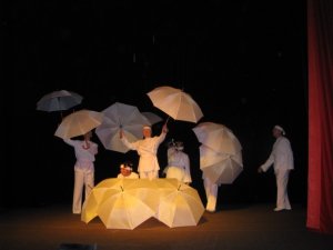 У Полтаві створили казку в японському стилі за допомогою парасоль