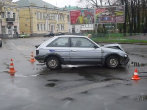 У Полтаві сталася ДТП за участі таксі, яке зникло з місця аварії (фото)