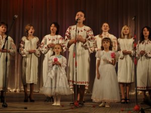 У Полтаві вчителі і діти виступили разом на конкурсі "Творчий дует" (фото)