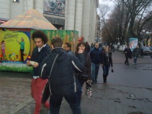 У Полтаві роздавали презервативи й тестували на ВІЛ (фото)