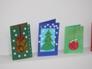 Полтавців навчають виготовляти благодійні новорічні листівки