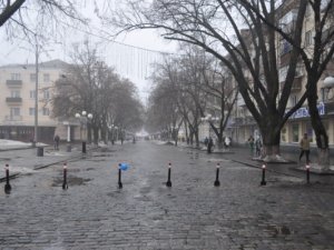 Пішохідну частину Жовтневої у Полтаві перегородили (фотофакт)