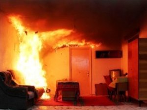 Поки полтавців не було вдома, їх квартиру від вогню рятували сусіди