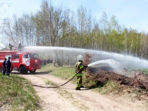 Лісники Полтави провели навчання по боротьбі з лісовими пожежами