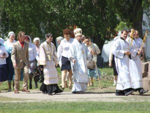 У Полтаві влаштували хресну ходу з іконами і піснями (+фото)